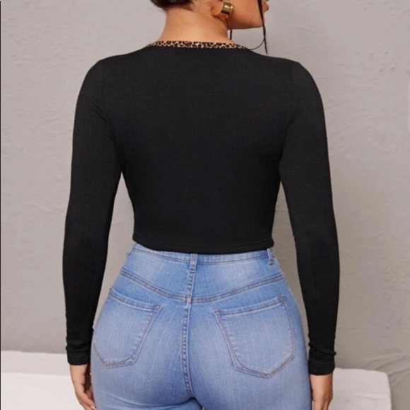 ✰ Cheetah Print Button Up ✰ - Picture 3 of 4